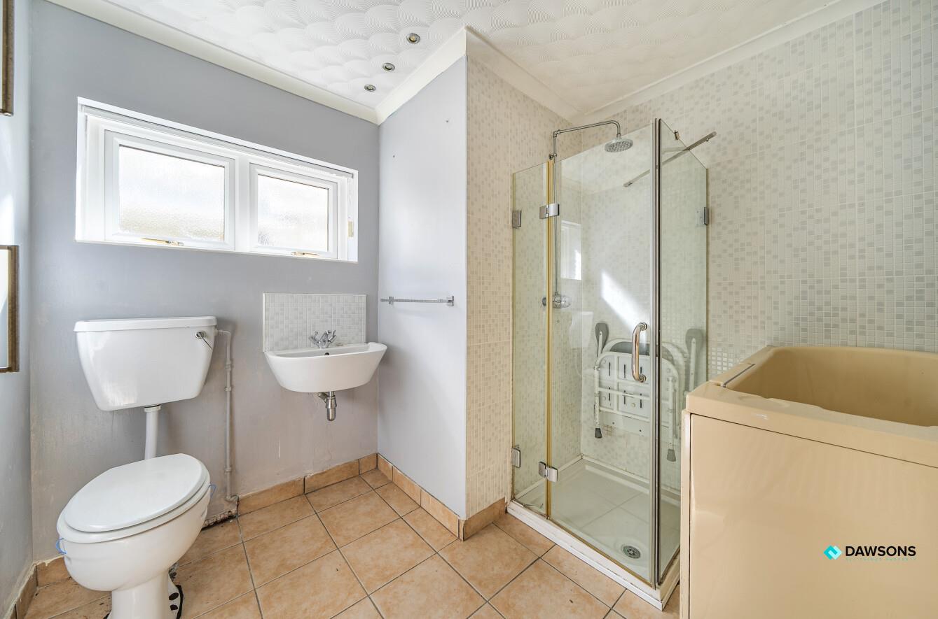 Whitestone Avenue, Bishopston, Swansea, SA3 3DA